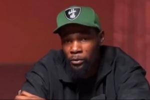 KD:抱团不会对我有负面影响 人们会尊重我奉献的这些出色赛季 KD:抱团不会对我有负面影响 人们会尊重我奉献的这些出色赛季