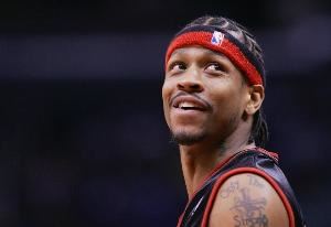 奥尼尔:我是艾弗森纪录片的制片人 我厌倦了看到他一直被误解 奥尼尔:我是艾弗森纪录片的制片人 我厌倦了看到他一直被误解