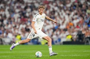 赫伊森：人们对亚马尔和维尼修斯太苛刻了 我只专注足球没有女友